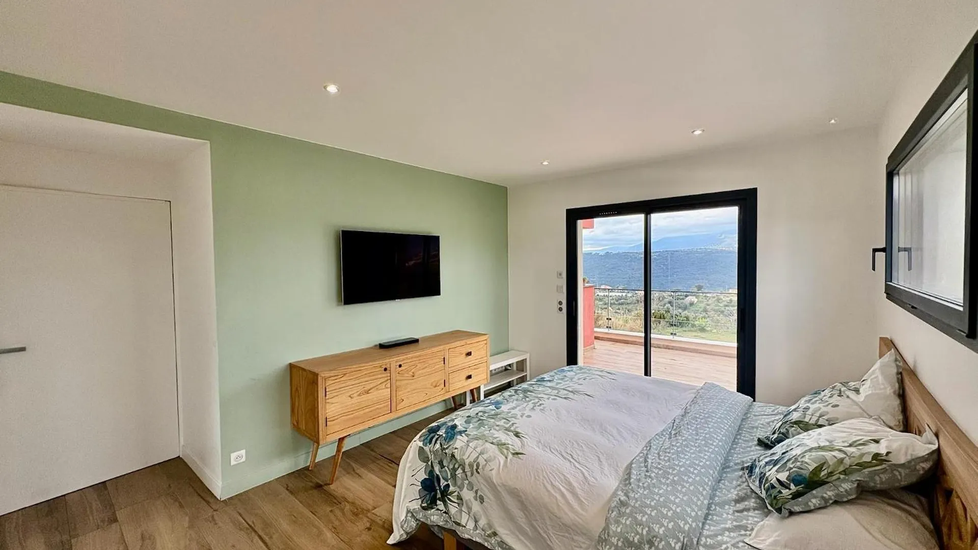 Luxury Villa نيس 0*,  فرنسا